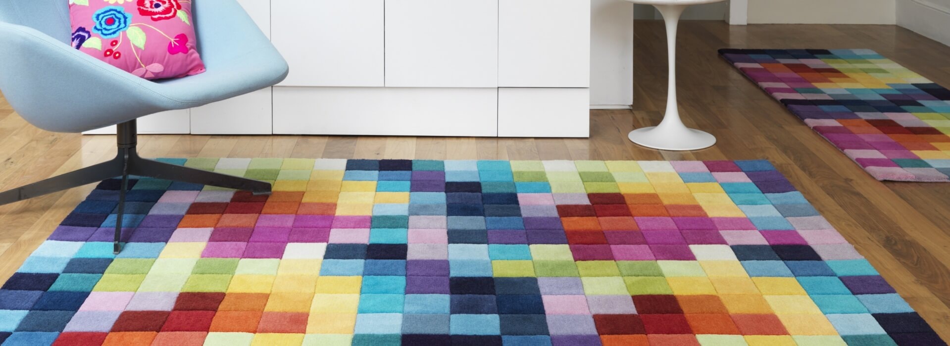 multi-colored carpet for a children's room